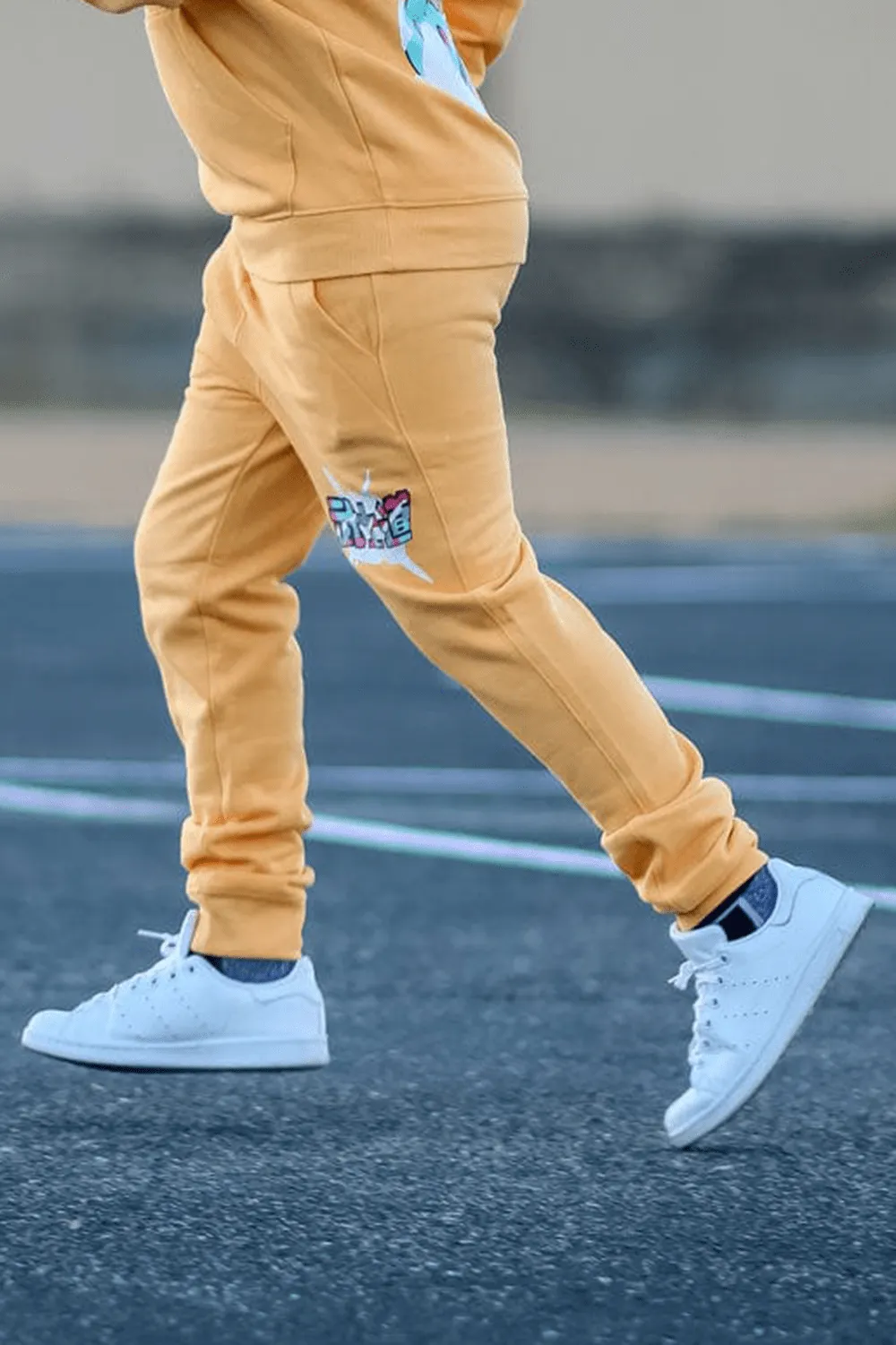 Kids Invincible Plush Jogger Sweatpants (Sunset)