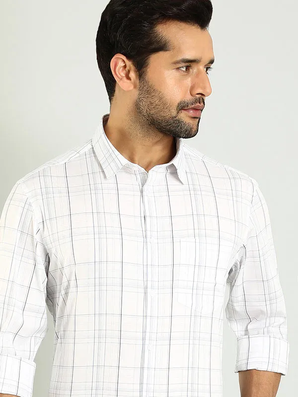 Men Checked Full Sleeve Cotton Blend Shirt