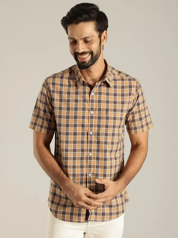 Men Checked Half Sleeve Cotton Blend Shirt